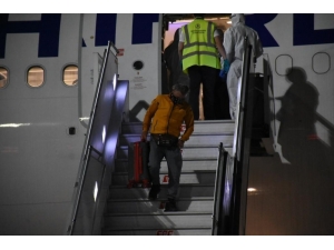 Burkina Faso’dan Getirilen 122 Türk Vatandaşı İzmir’de Karantinaya Alındı