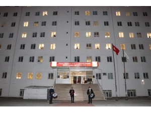 Karantinadaki 637 Gurbetçi Vatandaş, Sahura Davul Ve Manilerle Uyandı