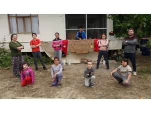 Sokağa Çıkamayınca Evlerinin Bahçesinde Survivor Yarışması Düzenlediler