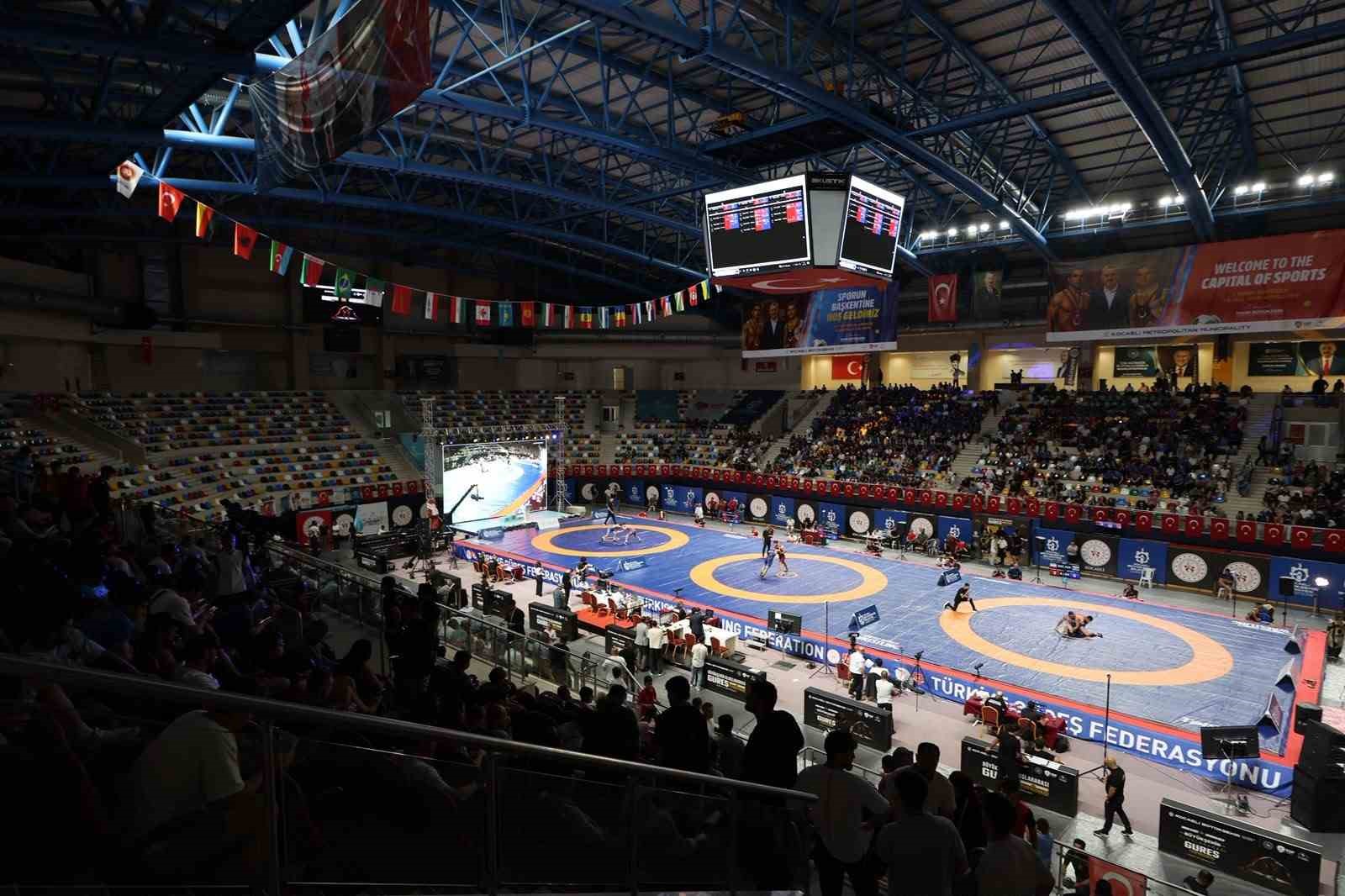 kocaeli-deki-uluslararasi-gures-turnuvasi-genc-sporculara-ilham-oluyor
