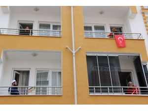 Elazığ’da Korona Nedeniyle Balkonlarda Mukabele Geleneği