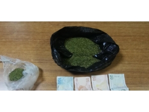 Polisten Kaçmaya Çalıştı, 150 Gram Esrarla Yakalandı