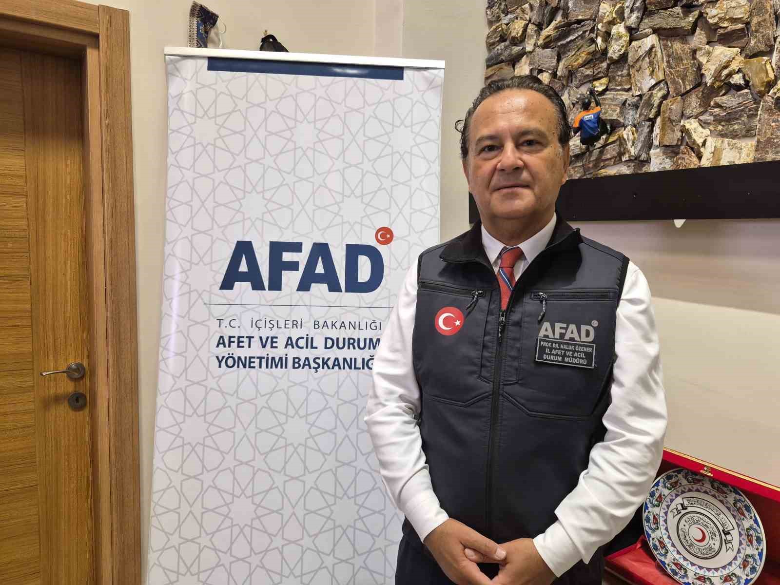 afad-gonullusu-vatandaslarin-saha-egitimleri-kamerada-istanbul-da-17-bine-yakin-afad-gonullusu-bulunuyor