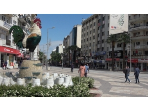 3 Günlük Kısıtlamanın Ardından Metrelerce Kuyruk Oluştu