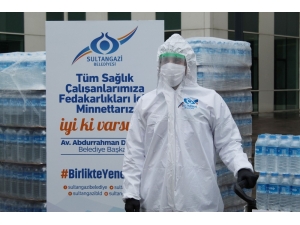 Sultangazi’den Sağlık Çalışanlarına Kolonya Ve İçme Suyu Desteği