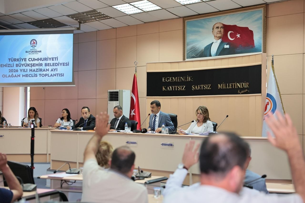 denizli-buyuksehir-meclisinde-barinma-kent-trafigi-ve-sosyal-refah-odakli-projeler-gorusuldu