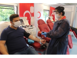 Covid-19’u Yenen İki Hasta Daha İmmün Plazma Bağışında Bulundu