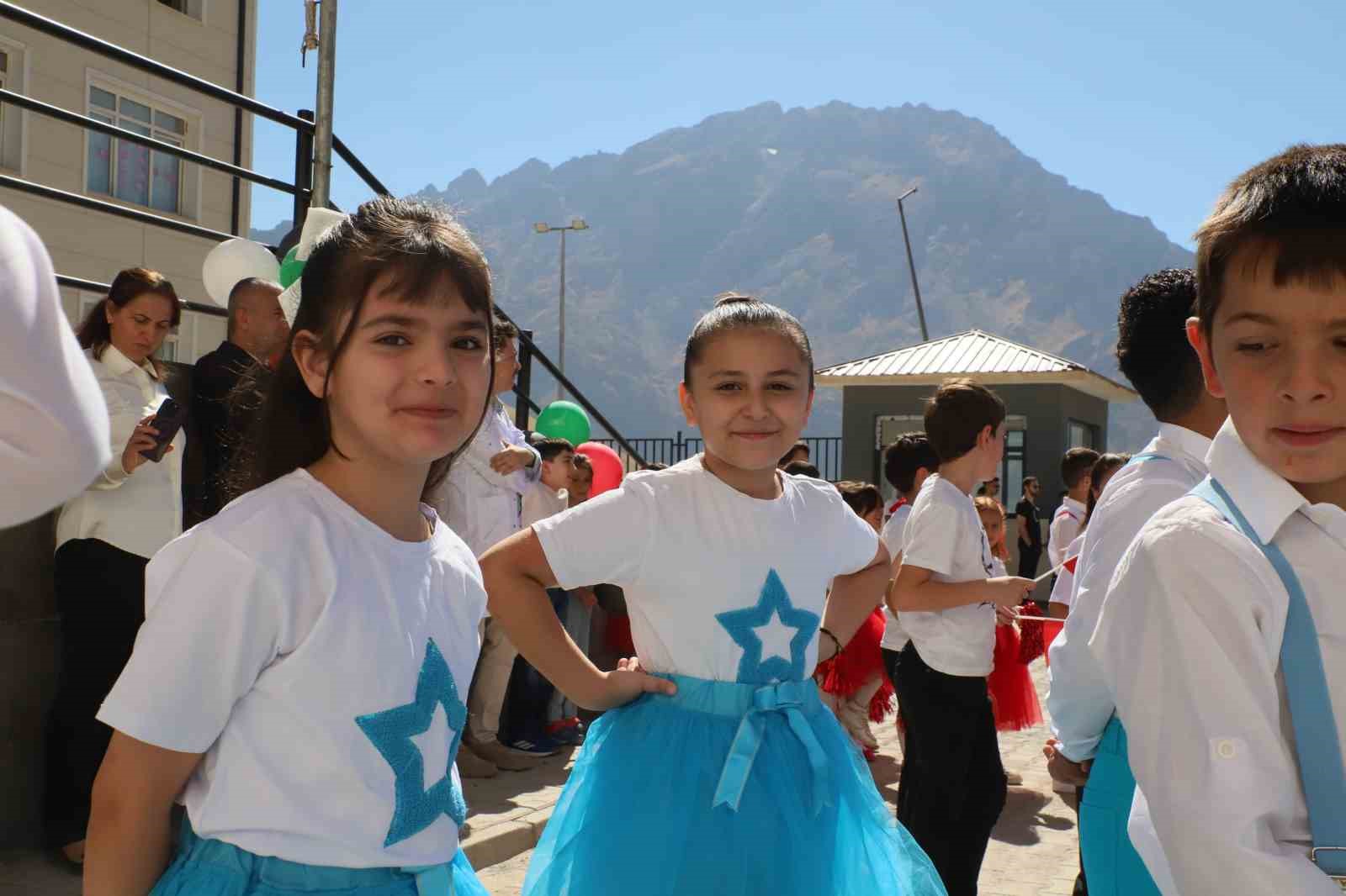 hakkari-de-ilkogretim-haftasi-coskuyla-kutlandi