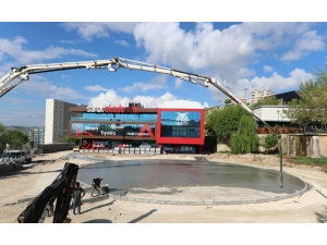 Büyükşehir Belediyesinden 250 Kişilik Amfi Ve Spor Alanı