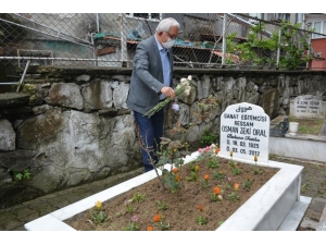 Posbıyık, Oral’ın Vefatının 8’inci Yılını Mezarı Başında Andı