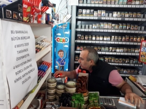 Veresiye Borcu Olanlar Markete Gelince Büyük Bir Şokla Karşılaştı