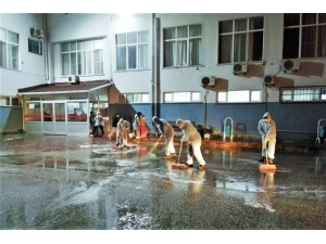 Hastaneler Ve Kırsal Mahallelerde Dezenfekte Çalışmaları Sürüyor