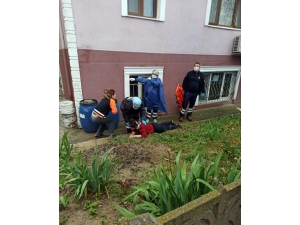 4. Kattan Düşen Kadın Yaralandı