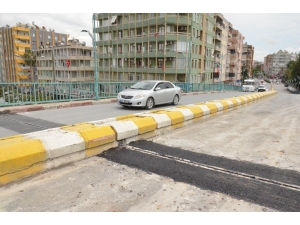 Tarsus’ta Üstgeçidin Yıpranan Bağlantı Noktaları Onarıldı