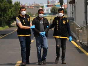 Düz Kontak Yapıp Araç Çalmak İsterken Polise Yakalandılar