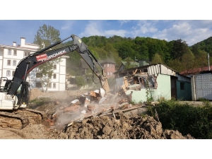 Kaynaşlı’da Merkez Camiye Yeni Şadırvan Yapılıyor