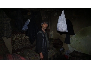 Öyle Bir Yerde Kalıyor Ki Görenlerin İçi Acıyor