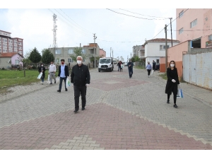 Başkan Yüksel Ergene’de Maske Dağıtmaya Devam Ediyor