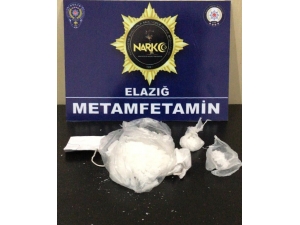 Elazığ’da Uyuşturucuyu Atıp Kaçmaya Çalışan Şüpheli Tutuklandı