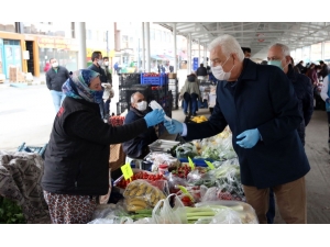 Büyükşehir 375 Bin Adet Ücretsiz Maske Dağıttı