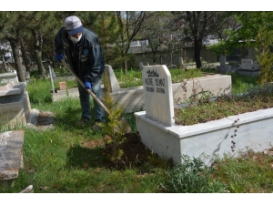 Akyurt’ta Mezarlıklarda Bayram Hazırlığı