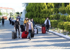 Karantinada Değil Tatildeymiş Gibi Hissettiler