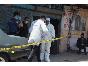 İş Yerine Camdan Giren Kızı Acı Manzarayla Karşılaştı