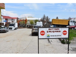 Tatvan’da Altyapı Çalışmaları Devam Ediyor