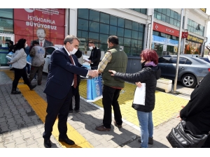 Büyükşehirden Ankaralılara Ücretsiz Maske Dağıtımı