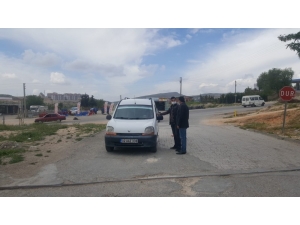 Sanayi Sitesinde Ateş Ölçer İle Korona Virüsü Denetimi