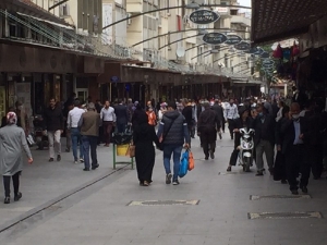 Gaziantep’te Vatandaşlar Çarşıya Akın Etti