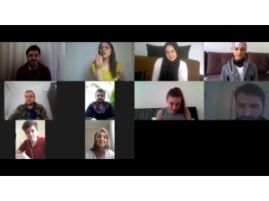 Evde Kalmak Eğitime Engel Olmadı