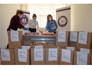 Polis Eşlerinin Hazırladığı El Emeği Ürünler Gece Görev Yapan Polislere İkram Edildi