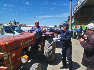 Çandır Hali’nde Üreticiye Ücretsiz Maske Dağıtıldı