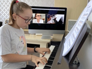 Müzik Eğitimi Mesafe Tanımıyor