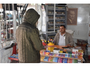 ‘Bir Çay Söyler Misin’ Dedi Ve Mahallenin Bakkal Borcunu Sıfırladı