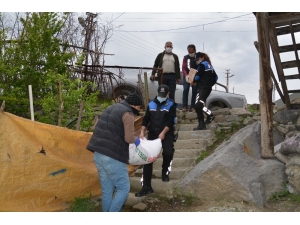 Vefa Sosyal Destek Grubu Yardımlarını Sürdürüyor