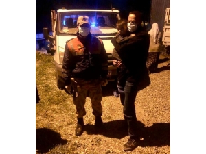 Jandarma Kayıp 4 Yaşındaki Berat’ı Uyurken Buldu