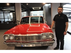 Dedesinin Otomobilini 45 Yıl Sonra Bulup Satın Aldı