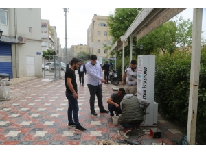 Cizre Belediyesi 16 Noktaya Dezenfektan Cihazı Yerleştirdi