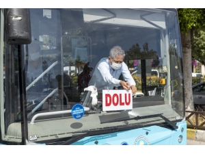 Mersin’de Belediyesi Otobüslerinde Sosyal Mesafe Kurallarına Uyuluyor