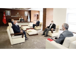 Baskan Büyükakın, İlçe Belediye Başkanları İle İstişarede Bulundu