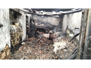 Yangında Ev Küle Döndü