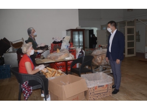 Kuşadası Belediyesi İki Ayda 27 Bin Sıcak Çorba Dağıttı