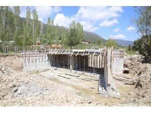 Kaş Belediyesi Yeni Köprü Yapıyor