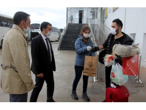 Erzincan’da 14 Gün Karantinada Kalan Gurbetçiler Uğurlandı