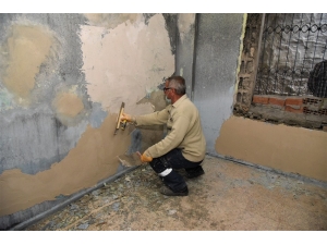 Toroslar Belediyesi Evi Yanan Ailenin Yardımına Koştu