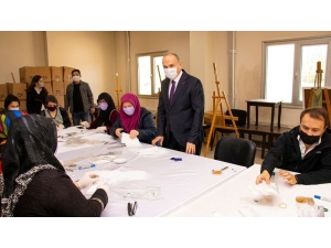 Düzce’de Belediyesinin Hedefi 1 Milyon Maske Üretmek