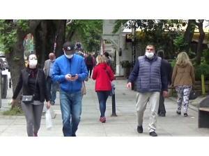 Havaların Isınmasıyla Birlikte Vatandaşlar Uyarılara Rağmen Bağdat Caddesi’ne Akın Etti