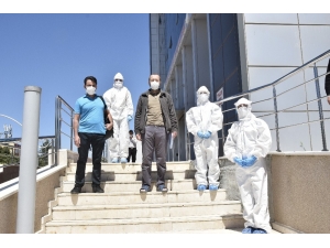 Korona Virüsten İyileşen İki Hasta Alkışlarla Taburcu Oldu